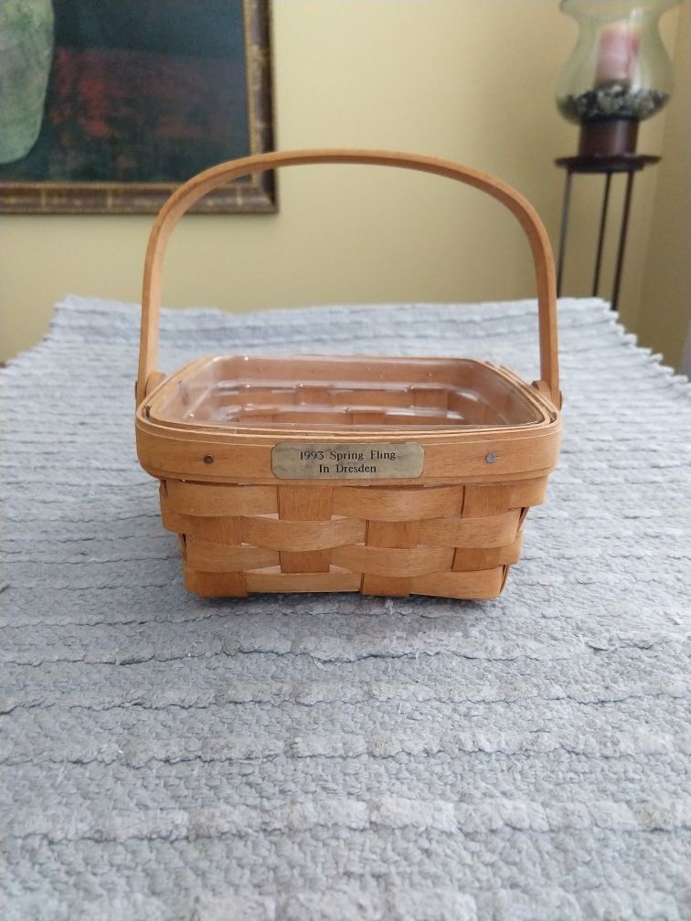 Dave Longaberger signed 1993 small berry basket