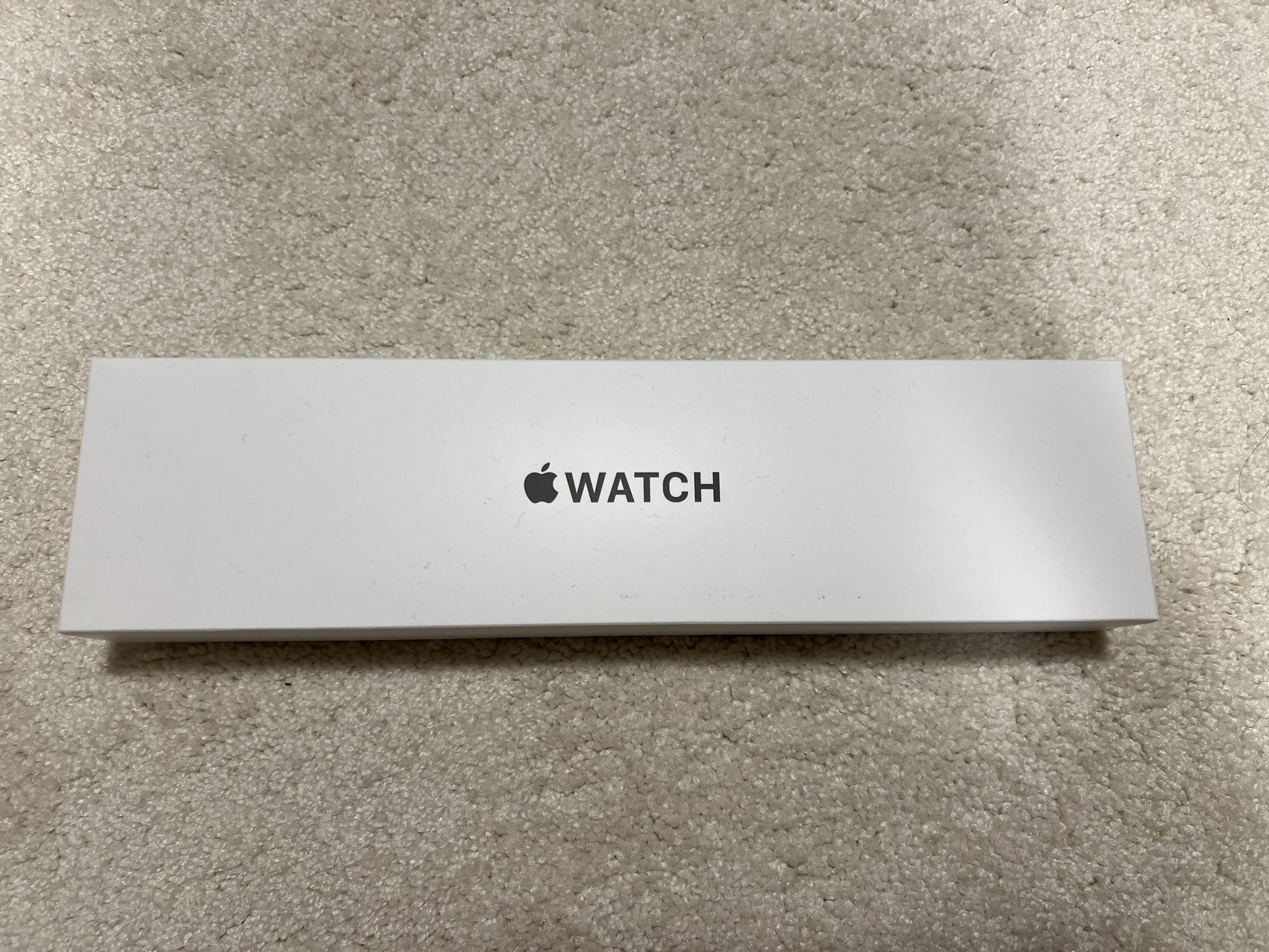 Apple Watch SE GPS 44mm Starlight Aluminum Case With Sport Band