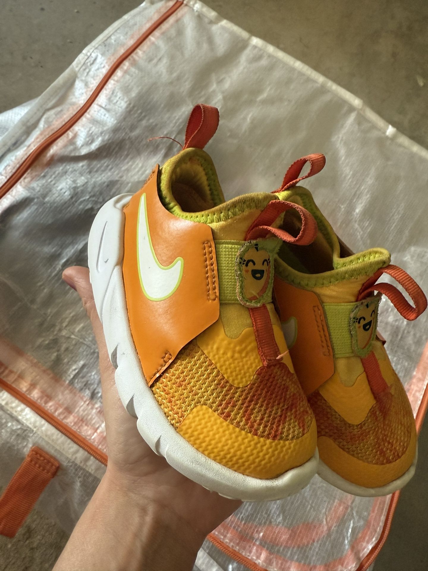Nike toddler shoes 7C 13cm