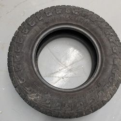 1 Tyre Hancock LT225/75r16