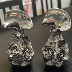 3-D Flowers On Vases