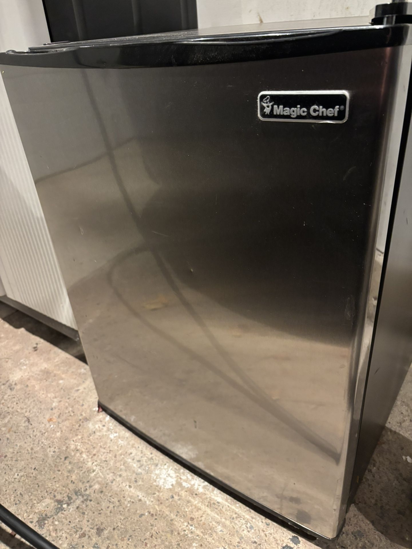 Used Magic Chef Mini Fridge (Stainless Look)