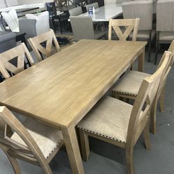 Wooden Dining Tables 