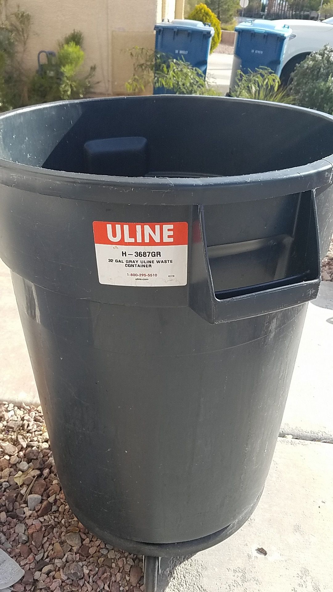32 gallon uline trash can with wheels