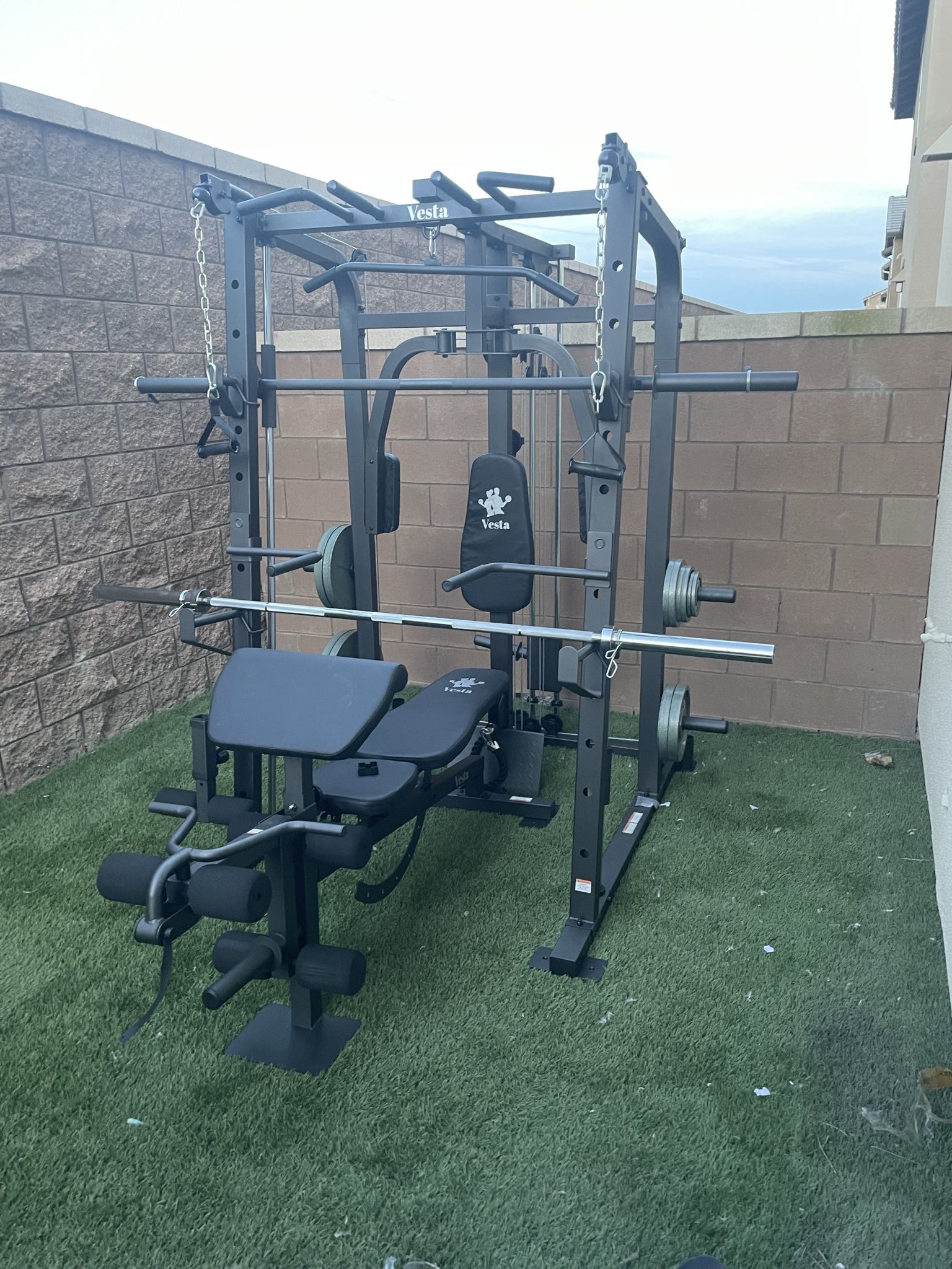 Vesta Fitness Smith Machine 1001 w/Bench Attachment | 230lb Bumpers Olympic Weights | 7ft Olympic Bar | Fitness | Gym Equipment | FREE DELIVERY 🚚