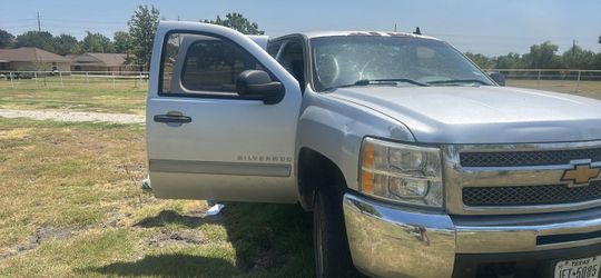 Chevrolet Silverado Pickup Truck – Damaged