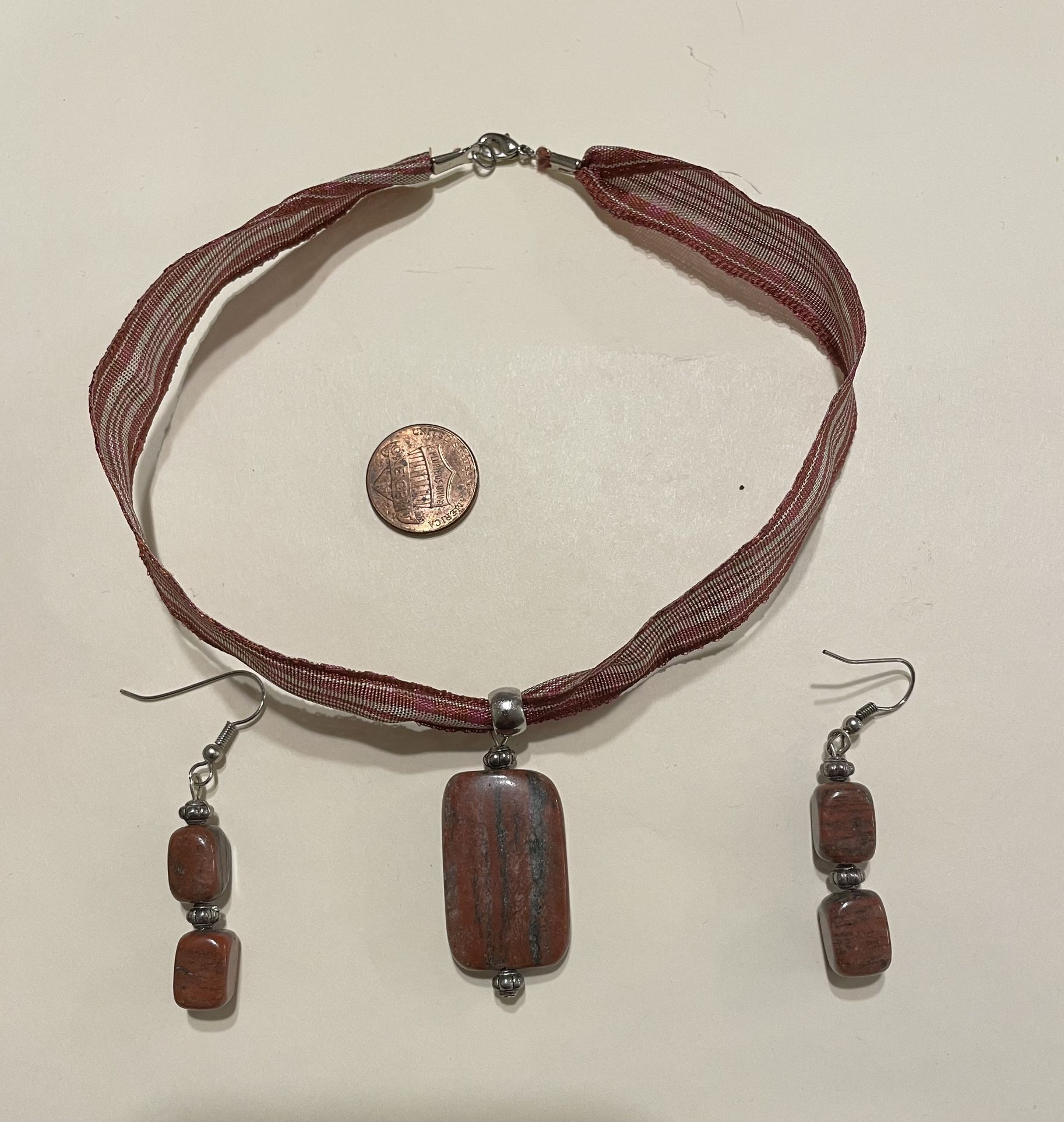 Beautiful Blood Stone Choker And Earring Set