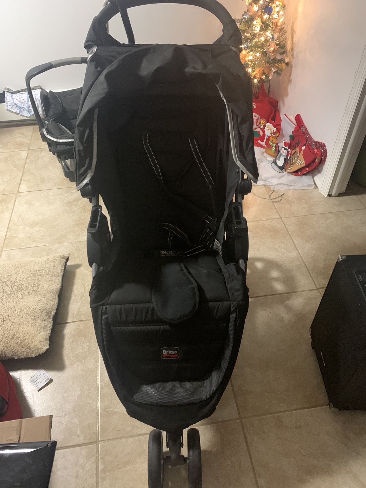 Britax B-Agile Jogger Stroller with Car seat and Extras!