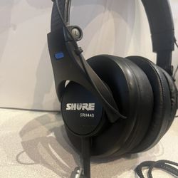 SHURE SRH440 professional, DJ wired Headphones  