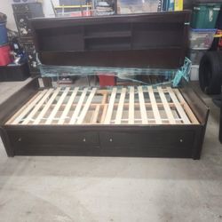 Twin Size Bed With Side Head Board