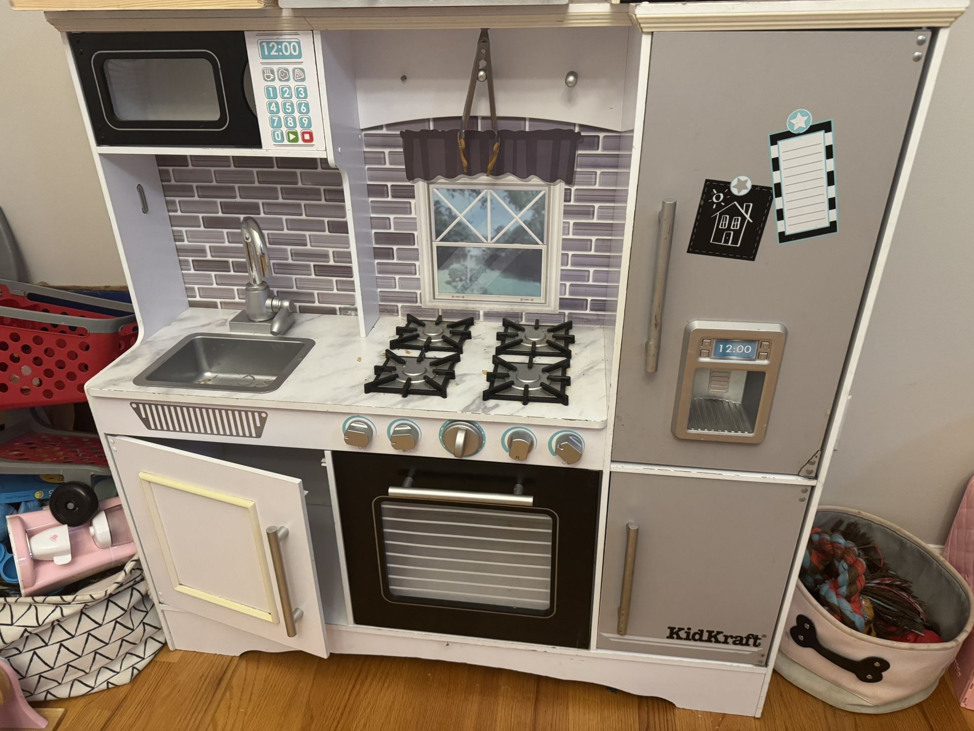 Play Kitchen