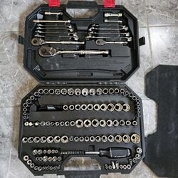 Husky Socket Wrench Set