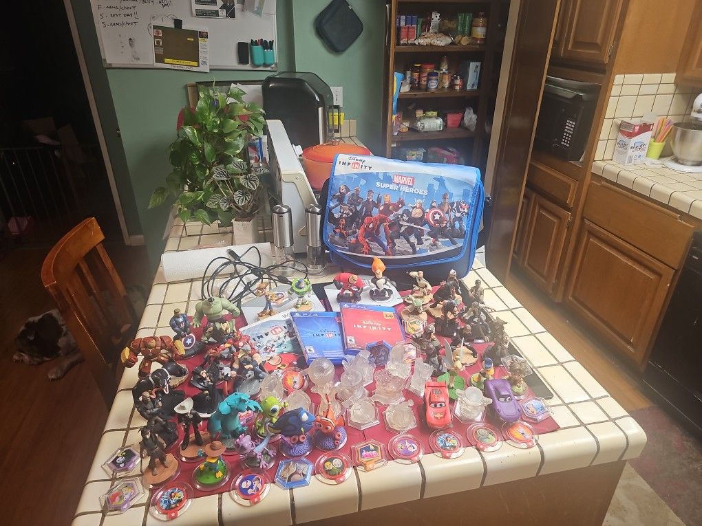 Disney Infinity Playstation 4 Bundle