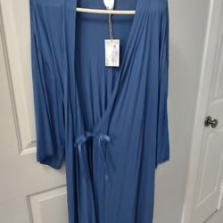 Women's Soft Robe L/XL New With Tags