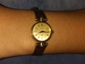 Gucci small woman's w/lizard leather starps watch $200 new battery