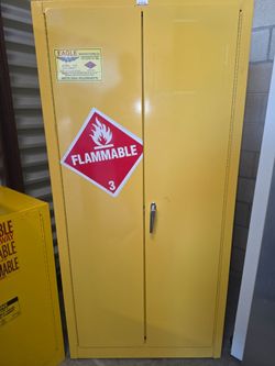 Eagle Manufacturing Co. Model 6010 Safety Storage Cabinet