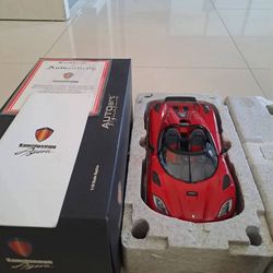 Autoart Signature /18 Koenigsegg Agera 