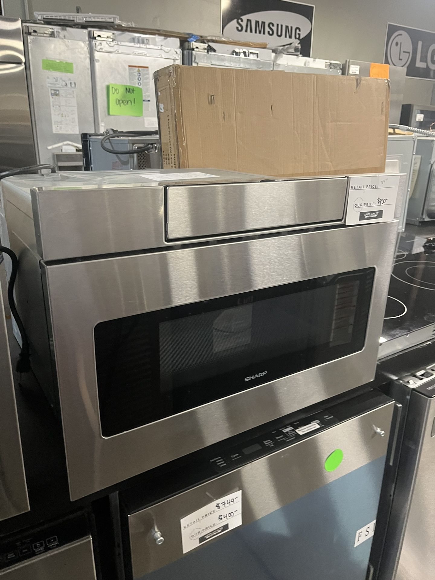 SHARP 24 INCH WIDE MICROWAVE 