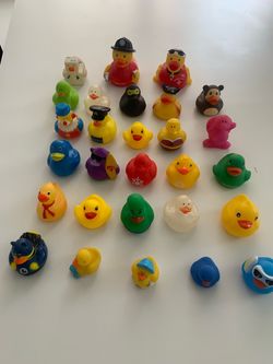 Mixed Lot of Rubber Ducks – 25+ Pieces