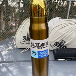 Black Canyon gear 25 ounce insulated thermos