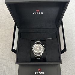TUDOR Heritage Men's Black/Gray Watch with Stainless Steel Bracelet