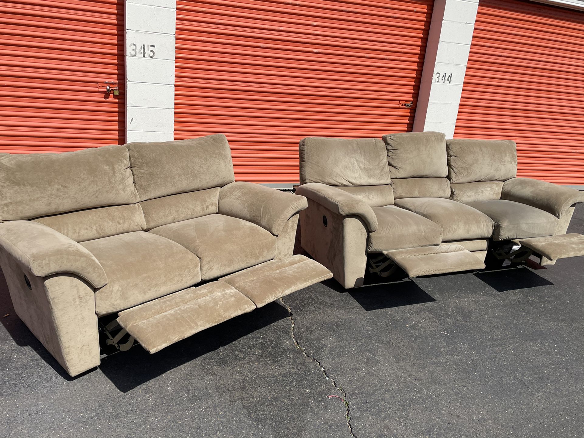 La-Z-Boy Brand Recliner Sofa Loveseat Couch Set