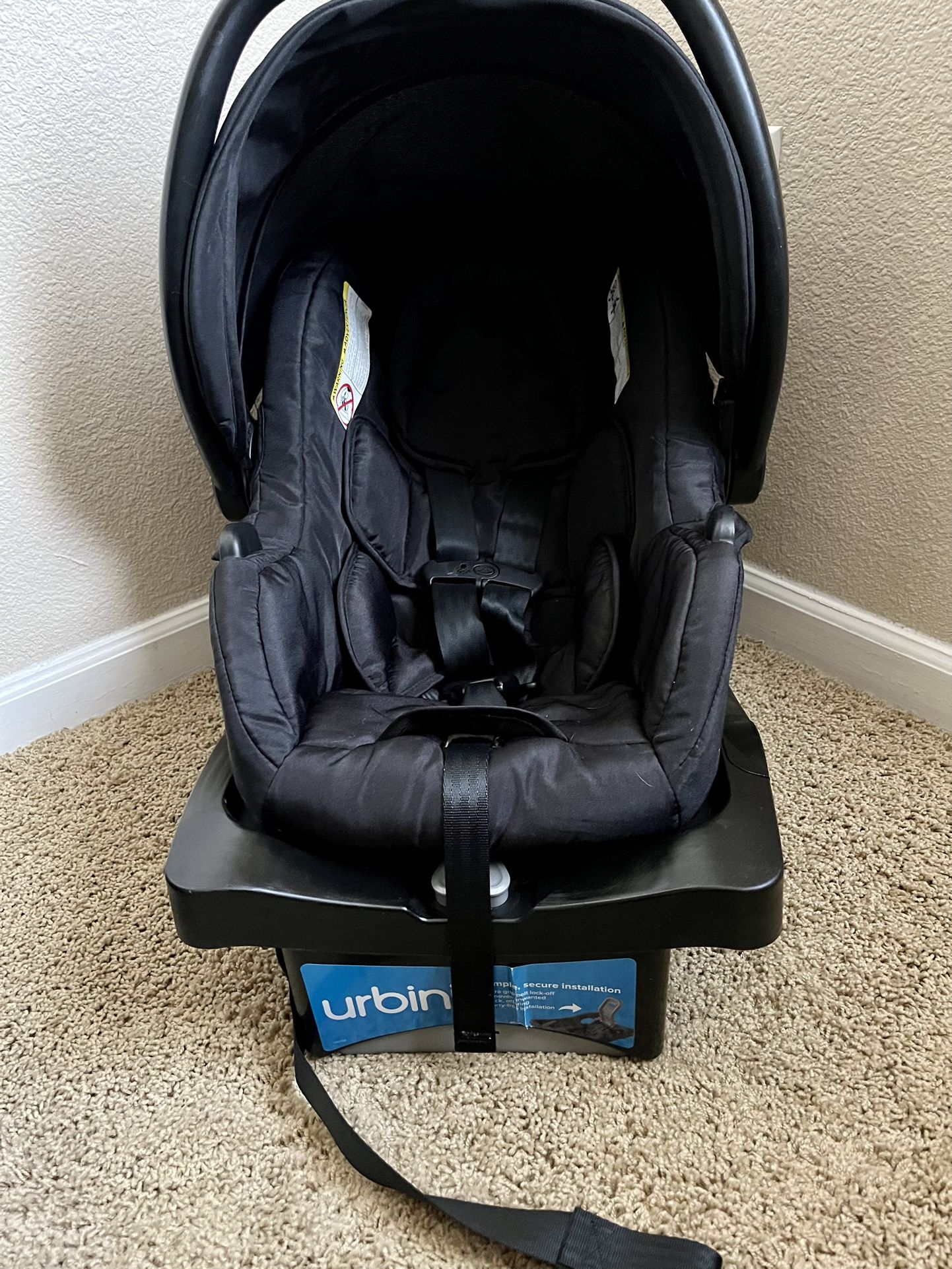 Urbini Sonti Infant Car Seat, Black
