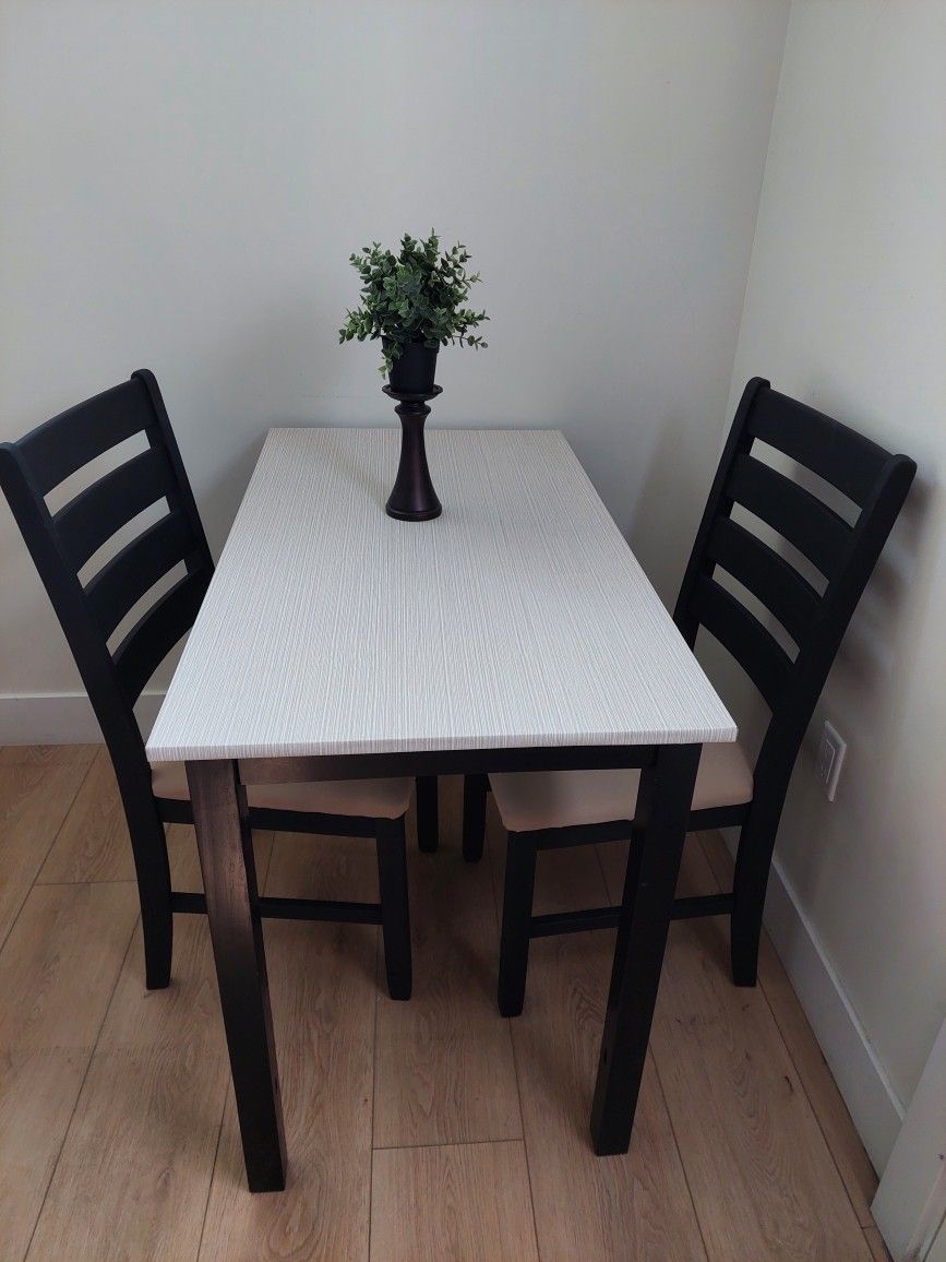 Dining Table And Chairs Set