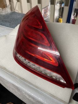 Tail Light Mercedes C300