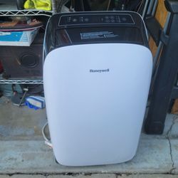 Honeywell 12,000 BTU BIG ROOM AC air conditioner portable