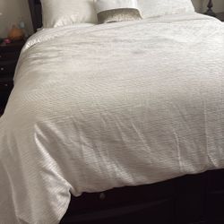 Complete Bedroom Set .