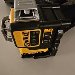 Dewalt laser level 3-Way with battery and charger New 