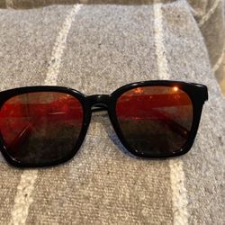Maui Jim Red Glass Sunglasses Used Good Condición 
