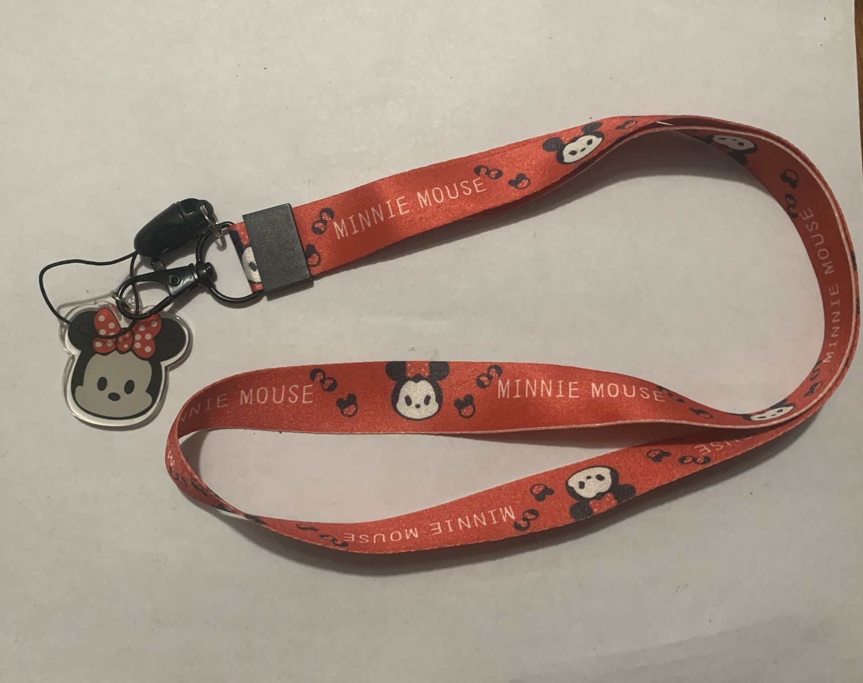 Minnie Mouse - Disney Trading Pin Lanyard with Detachable Plastic Charm NEW