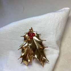 Vintage Shiny Holly Leaf With Red Berries Pendant