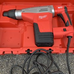 Milwaukee SDS-MAX Demolition Hammer
