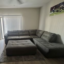 Sectional Couches Asking 400$ 