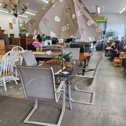 Outdoor Dining Set With Umbrella And 4 Chairs