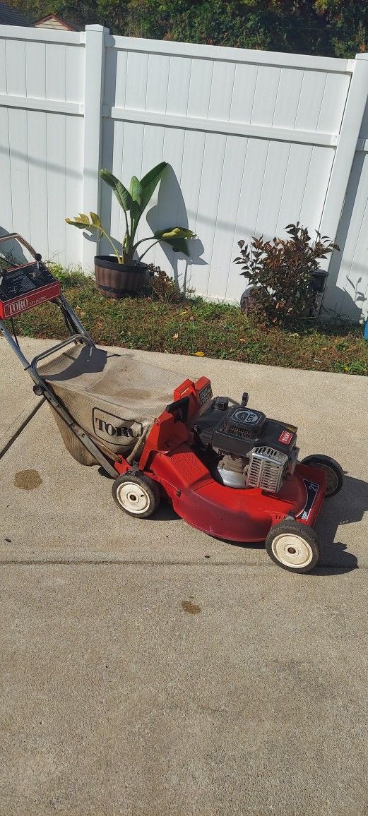 Self Propelled Lawn Mower Toro