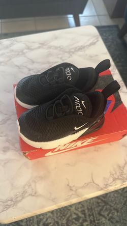 Tenis NIKE  AIR MAX  6 c  Para ninos  $20.00