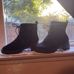 Women’s Black Boots 