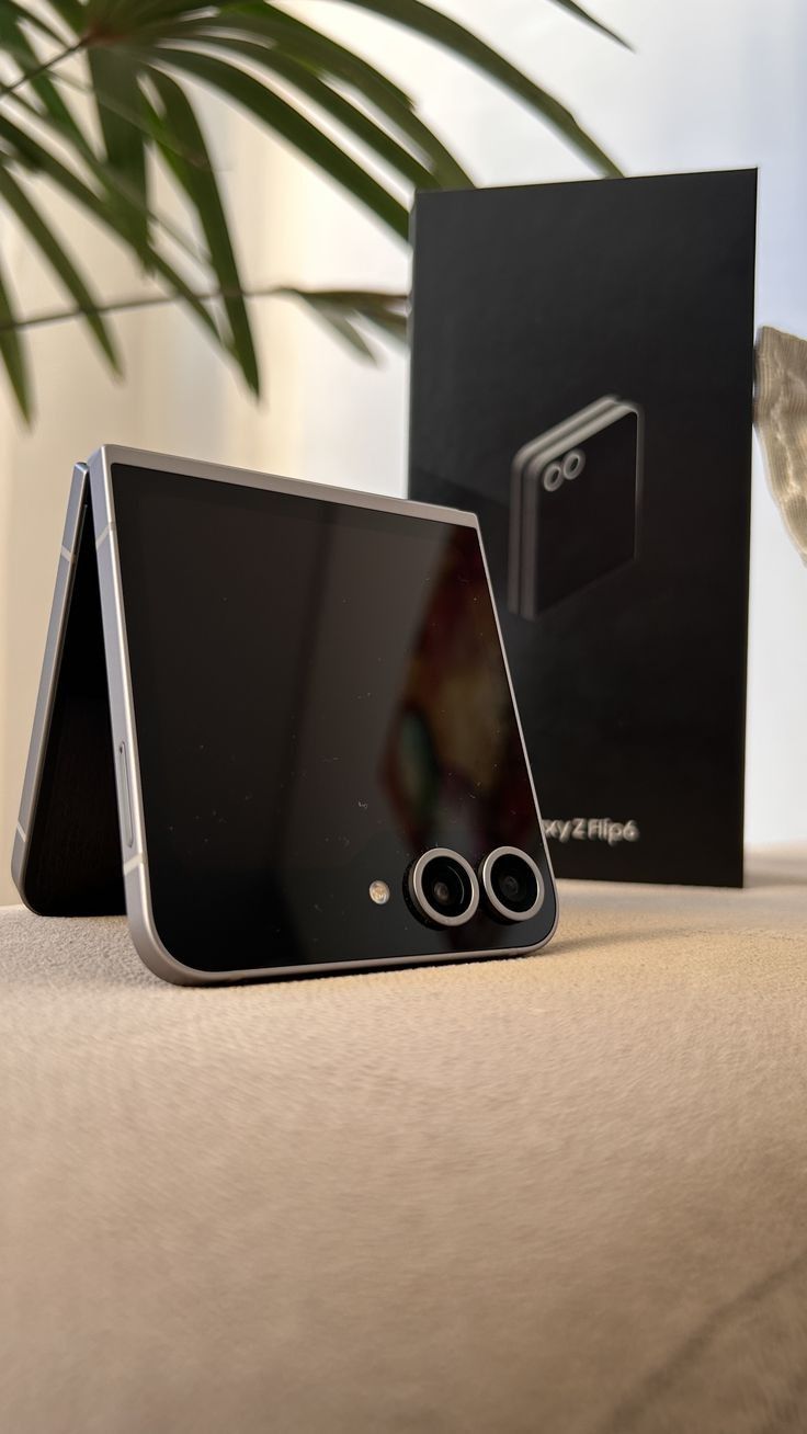 Samsung Galaxy Z Flip 6 256gb  Unlocked, FREE Smartwach/ Headphones. Pay $1 Today Rest in payments. NO CREDIT NEEDED FINANCING