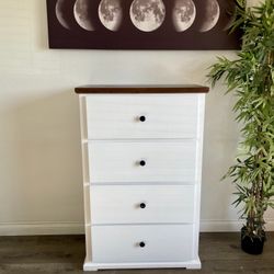 Solid Wood 4 Drawer Dresser 