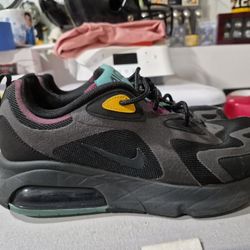 Nike Air Max 200 Size 10.5