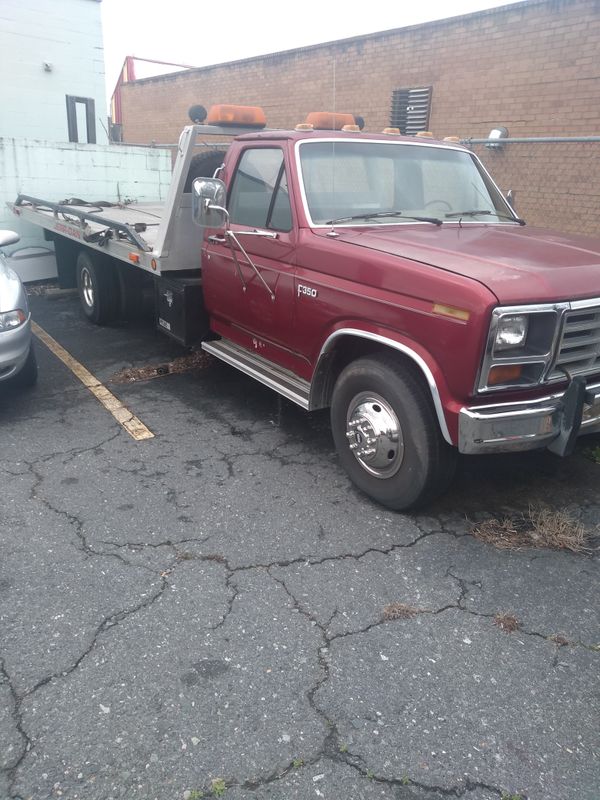 1983 Ford F350 Flat Bed Tow Truck (GAS) for Sale in Harrisburg, NC