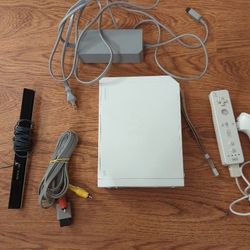 Nintendo Wii Console / System RVL-001 GameCube compatible *with FREE bonus game*