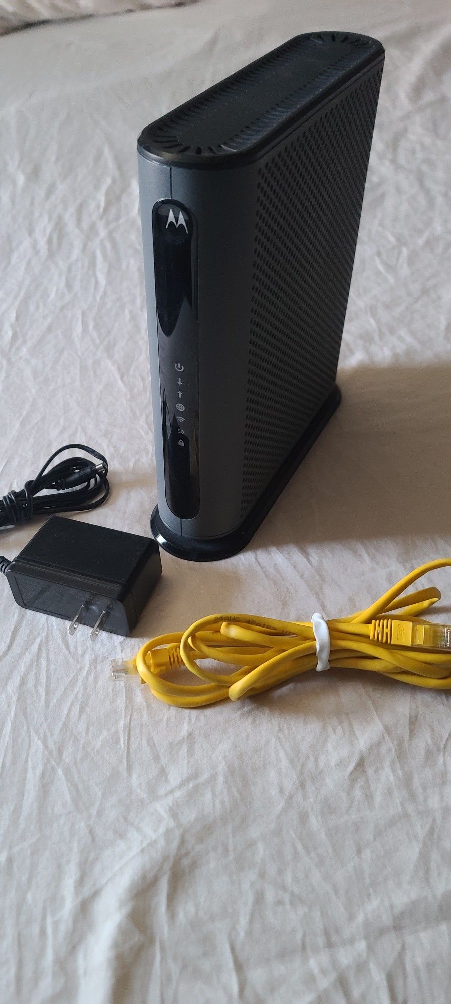 Motorola MG 7540 WiFi Cable Modem/Router