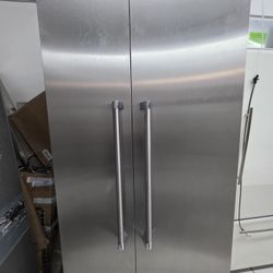 42" THERMADOR BUILT IN STAINLESS STEEL REFRIGERATOR 