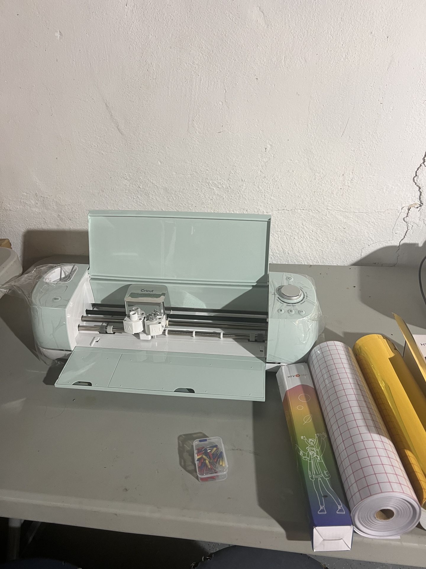 Cricut Explore Air 2 With 4 Vinly 50 Miter
