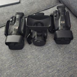 Canon VIXIA HF G70 Camcorder X 3